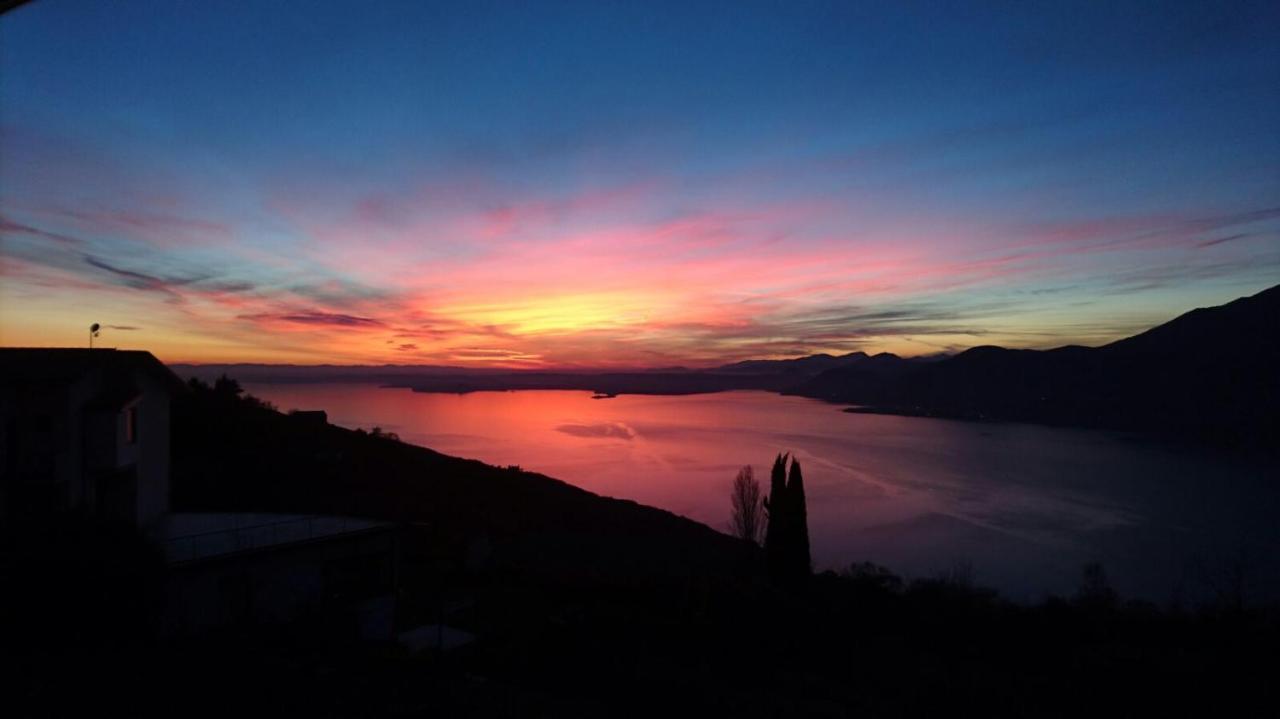 Beb Da Paolo Con Vista Lago San Zeno di Montagna Exterior photo
