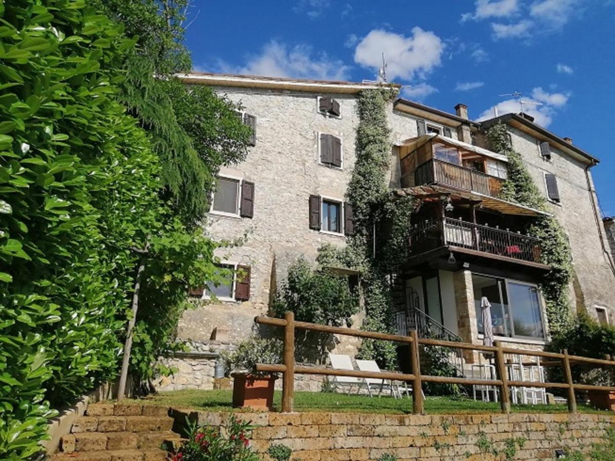 Beb Da Paolo Con Vista Lago San Zeno di Montagna Exterior photo